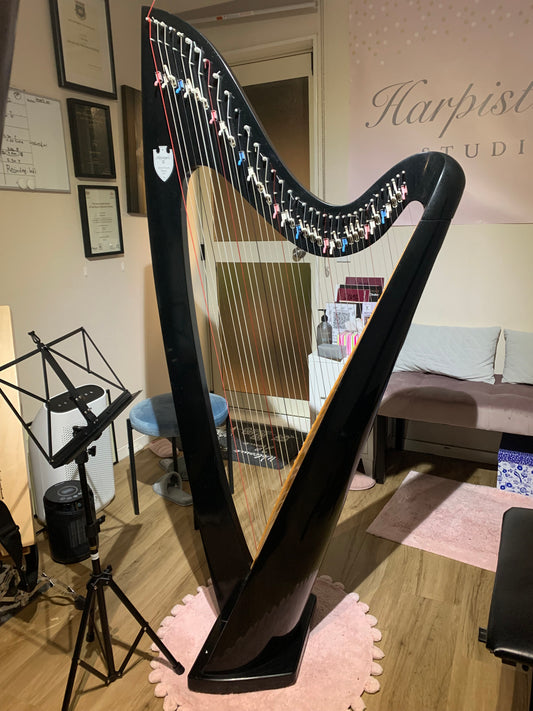 Pre-Loved Lyon & Healy TROUBADOUR 3, 36st Lever Harp image 0